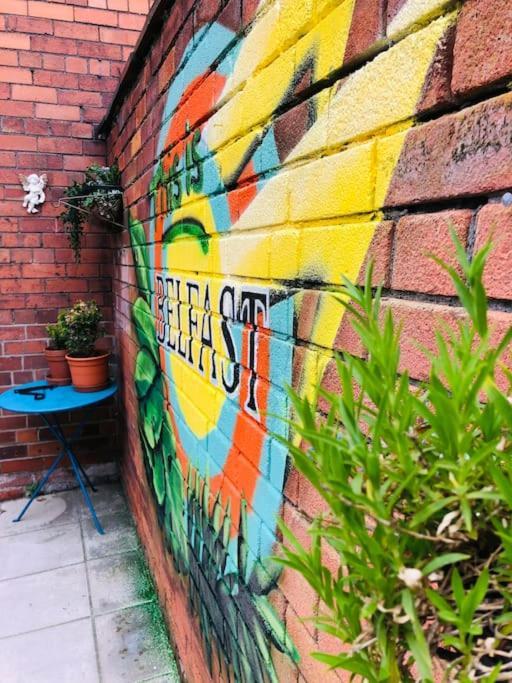 Cosy Two Bed Terraced House 7Min Drive From City Belfast Exterior photo